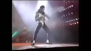 Michael Jackson Leave me alone Live