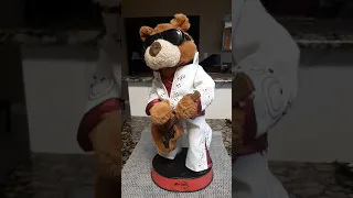 Elvis Presley bear plays Santa Claus is coming back to town