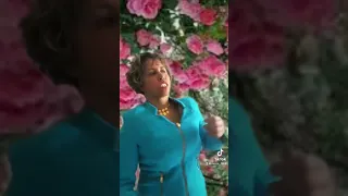 تقليد الفنانة الكبيرة نجاة عتابو في القديم-تنموت عليك وسمحي لي ❤️❤️❤️