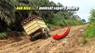 aksi menegangkan, truk sawit melesat oleng di luar dugaan