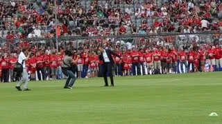 Marlon Roudette live - "Anti Hero" in der Allianz Arena - Superstar singt für FC Bayern (23.07.2013)