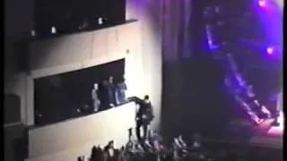 Deftones - Be quiet and drive (far away) (live in Coliseu do Porto 2001)