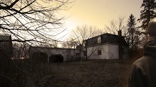 FOUND DEAD ANIMALS INSIDE THIS CREEPY ABANDONED FARM HOUSE