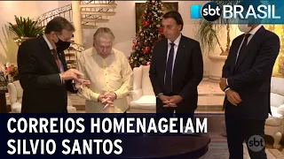 Bolsonaro visita Sílvio Santos e entrega selo de 90 anos do apresentador | SBT Brasil (16/12/20)