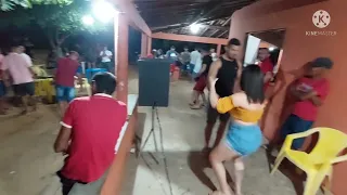 GILDENES ARAÚJO BOTANDO A GALERA PRA DANÇAR AO VIVO NO BAR DA ROZINHA-CORAÇÃO CACHORRO 🐕