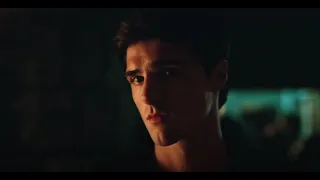 Nate watching Jules at the party | euphoria 2x01 scene