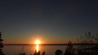 Timelapse of sunset in Norway - Earth spinning or Sun moving?