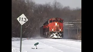 CN 5245 southbound in the snow