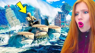 SOBREVIVENDO AO MAIOR TSUNAMI COM TUBARÕES!!! (GTA V)