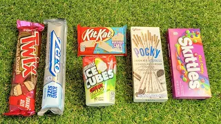 A lot of sweets ASMR candy unpacking Skittes KitKat Twix Süßigkeiten desempacando dulces