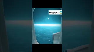 EarthDescriptionAn animation of what itwould be like if a meteor struck Earth while flying on 😱🔥😱🔥