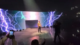 *FRONT ROW* THE ROCK RETURN ENTRANCE IN CHICAGO ON MONDAY NIGHT RAW 3/25/2024 *HUGE POP*