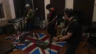 Indonesian Radiohead Fans Rehearsal Anyone Can Play Guitar Radiohead Cover Kenapa Band