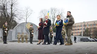 У Львові Президент України і перша леді Олена Зеленська вшанували  пам’ять українських воїнів