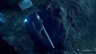 Линкольн раскапывает могилу Майкла. Побег