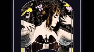 Florence and The Machine - Drumming Song (Live at iTunes Festival '10)