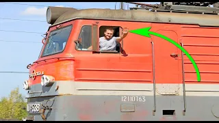 The best moments of the kindest train drivers! Epic congratulations from Russian train drivers!