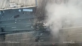 Бойцы полка Азов уничтожают российские танки в Мариуполе