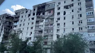 Попасная Луг обл р,- н ВРЗ  маг Айсберг и 9- этажки,военные разрушения.