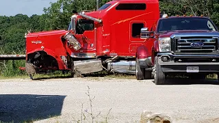 R.I.P KENWORTH W900. Сосед разбил свой последний трак.