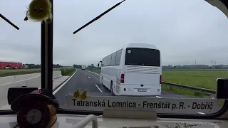 Tatra 500HB předjíždí autobus