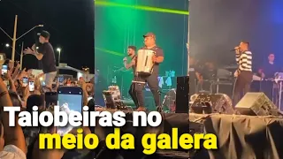 João Gomes Tarcisio do Acordeon Vitor Fernandes em Taiobeiras Minas Gerais no meio da galera 2022