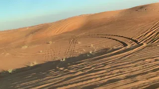 Сафари - джип в Аравийской пустыне.