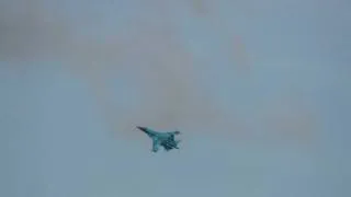 Su-34 fighter jet aerobatics on MAKS-2011. Су-34 фигуряет на МАКС-2011