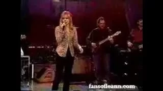 LeAnn Rimes performs "Talk To Me"