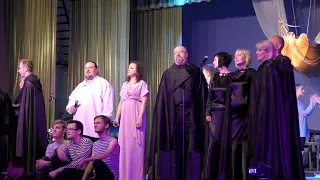 В Клинцах состоялся благотворительный концерт "Юнона и Авось" (фрагменты).