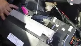 How to Remove Amplifier from Audi Q7 2009 for Repair