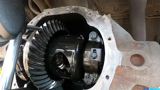Differential Overhaul of a Chrysler 8 1/4