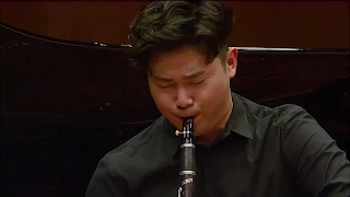 Han Kim plays Rigoletto fantasie by L.Bassi for clarinet and piano