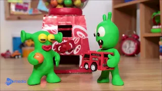 Pea Pea Plays with the 4-color M&M Candy Vending Machine | Fun cartoon for kids - Pea Pea Wonderland