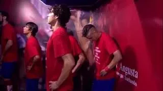 Jugadores del Atlético de Madrid y del FC Barcelona esperando en el túnel