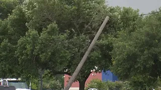 Downed power lines create unique danger for Houstonians amid severe thunderstorms