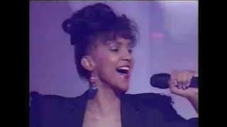 Rozalla "Everybody's Free" live! 1991!