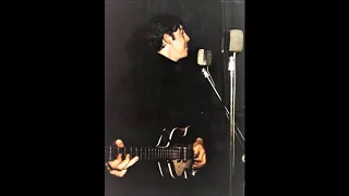 Beatles sound making "  Twist And Shout  "  Bass guitar