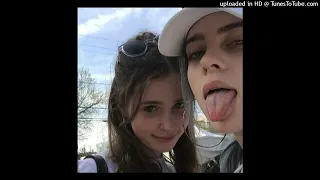 billie eilish, clairo - TVblouse