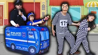 CRIANÇA Finge Brincar Ser POLICIAL 9 - KIDS PRETEND PLAY WITH POLICE COSTUME