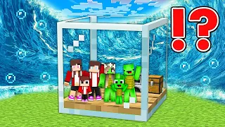 JJ's Family And Mikey's Family SURVIVE TSUNAMI Inside Glass Bunker - in Minecraft (Maizen)
