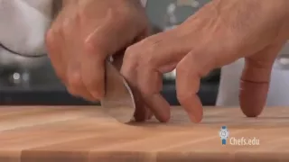 How to Hold a Knife - Properly Using a Chef's Knife