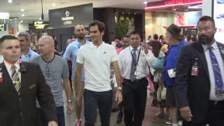 'ROGER FEDERER's standing ovation @ Melbourne Airport'' #exclusive