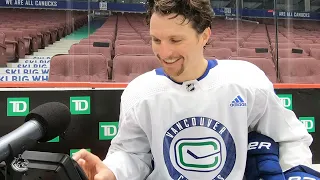 Antoine Roussel Answers Canucks Fan Phone Call From the Penalty Box