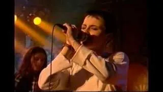 The Cranberries Dreams + Linger (cut) 1993 (Early footage)