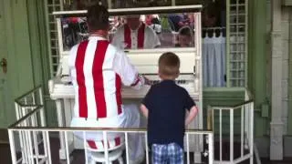 Casey's Corner Ragtime Pianist Performs HD Disney World