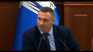 Кличко: Я тренувався, коли ви ще в школу ходили