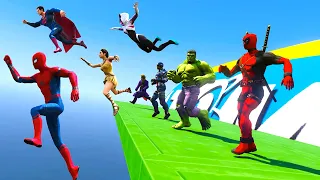 Défi Wipeout Obstacles avec tous les super-héros (Concours drôle GTA V)