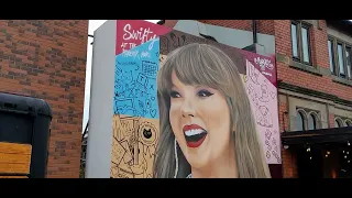 The "Taylor Swift" Mural 🎶🎹🎸🎤"Phoenix Hotel" Kirkdale,Liverpool/England 🎶 23/05/24