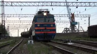 ВЛ60КП-581 (ВЛ60ПК-581) с грузовым поездом